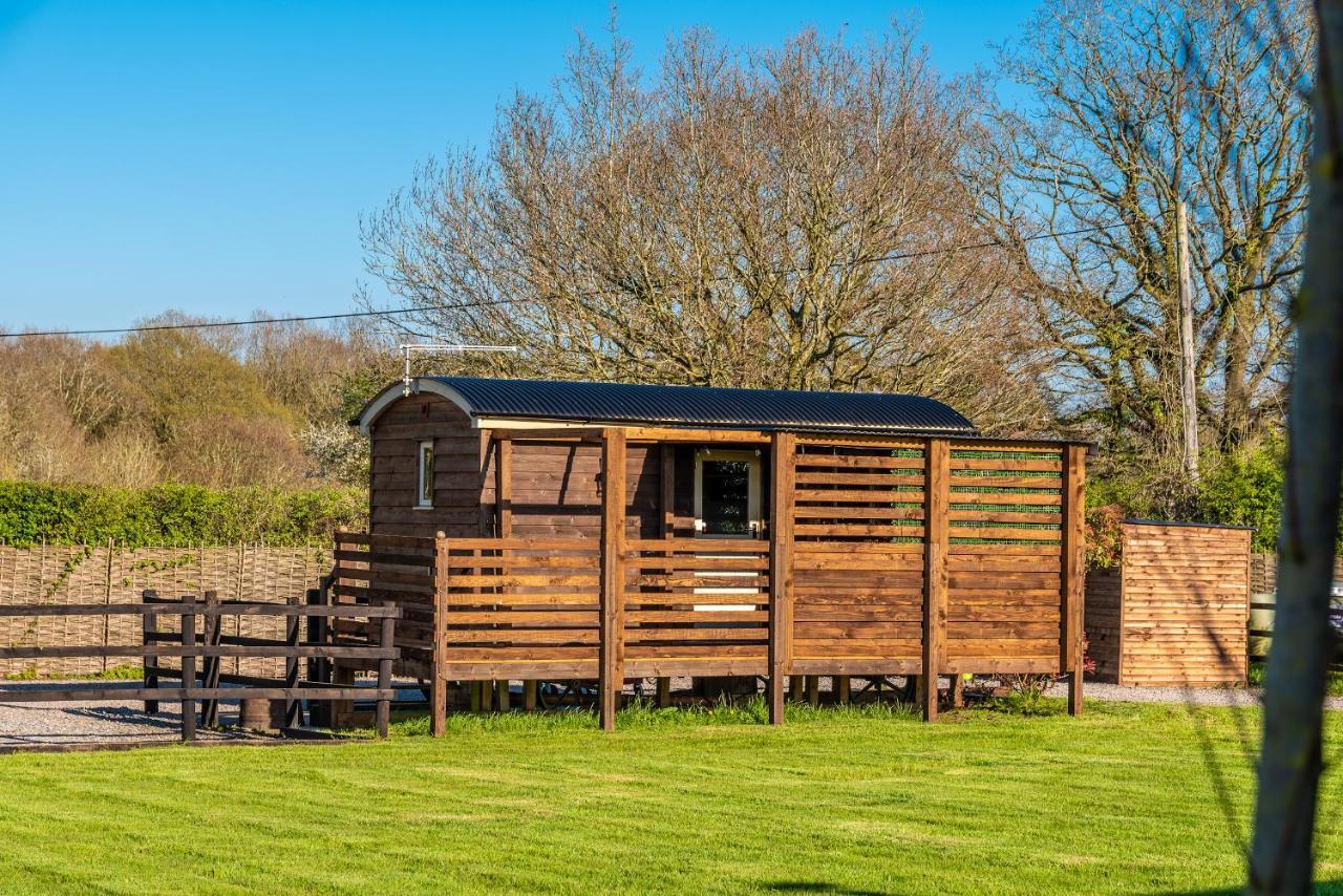 Hillside View Shepherds Hut Little Witley Exterior foto