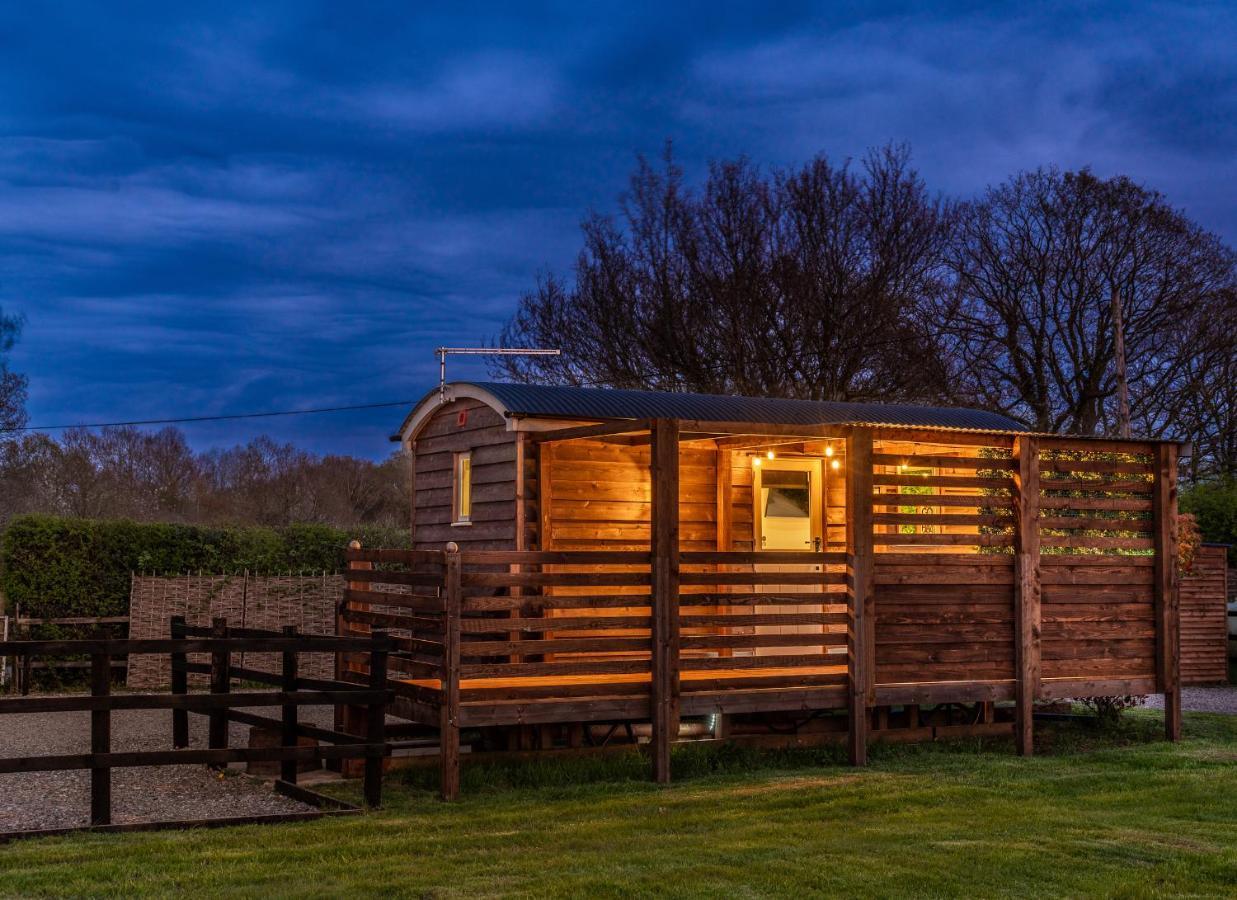Hillside View Shepherds Hut Little Witley Exterior foto